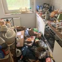 Nennen sie uns bitte hier 3 wunschtermine für ihre entrümpelung und unbedingt die plz am objekt! Messie-Wohnung entrümpeln | Kosten | Was kostet die Reinigung?
