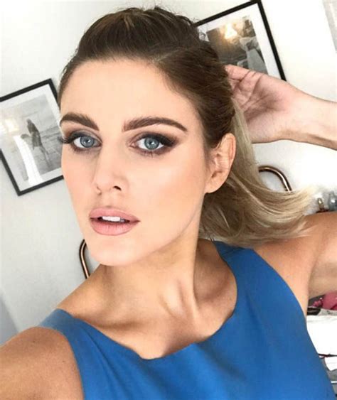 Ashley James Posed For A Sexy Selfie Ashley James In Pics Celebrity Galleries Pics