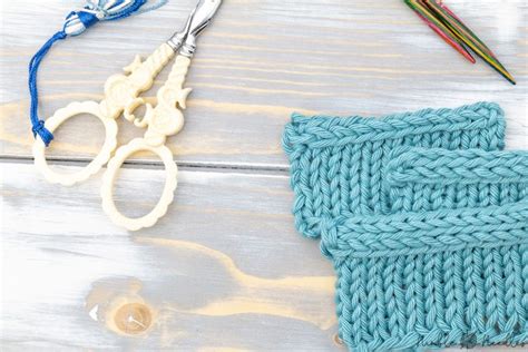To begin, cast on 3 extra stitches at the beginning of the row you're going to bind off. How to knit the I-Cord Bind Off - A step by step tutorial ...
