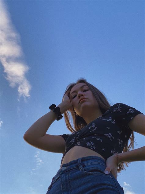 Sword And Sorcery Cute Woman Pov Perspective Crop Tops Jeans Girl Quick Women