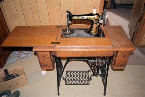 Circa 1907 Antique Singer Sewing Machine Model 66 With Treadle