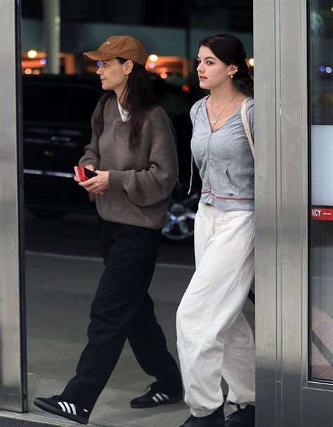 Suri Cruise 17 Is Taller Than Mom Katie Holmes As Theyre