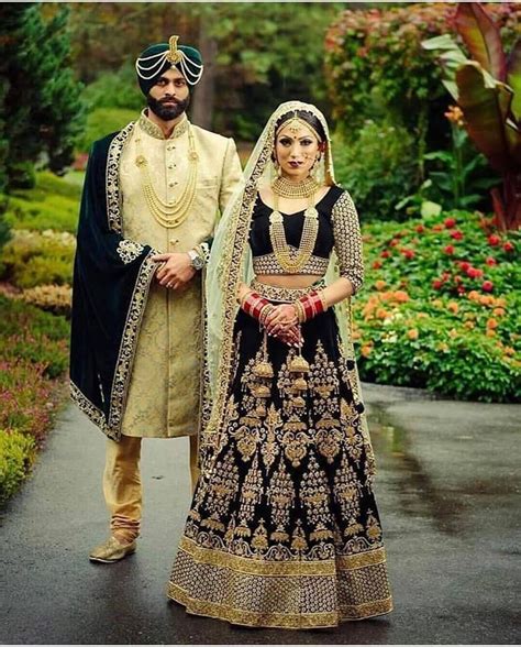 Awesome Punjabi Couple Pics Indian Bridal Wear Indian Wedding Outfits Bridal Outfits Bridal