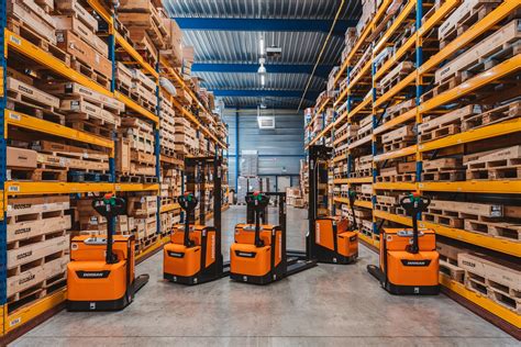 Doosan reveals uplift to warehouse truck range | Doosan Forklifts UK