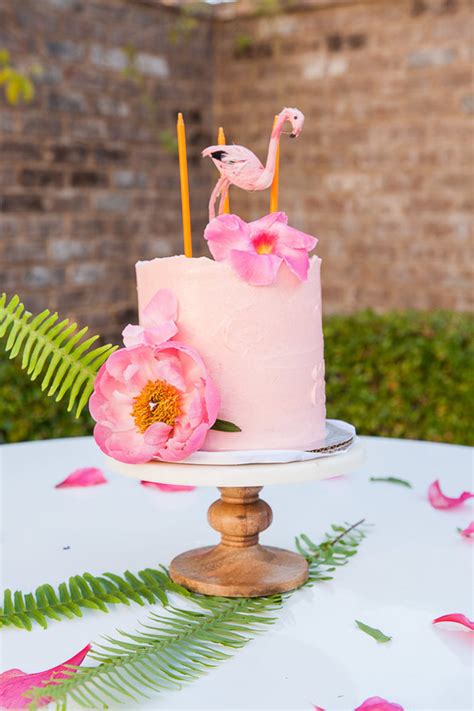 Pink flamingo party flamingo baby shower flamingo birthday diy birthday pink flamingos birthday parties flamingo cupcakes cake #flamingos #flamingo #summervibes #decoracion #flamingobackground #flamingowallpaper #flamingobeach #birthday #flamingocake #pinkflamingo. pink flamingo cake | Wedding & Party Ideas | 100 Layer Cake