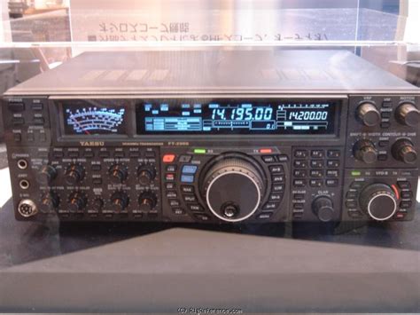 Yaesu Ft 2000 Desktop Hfvhf Transceiver