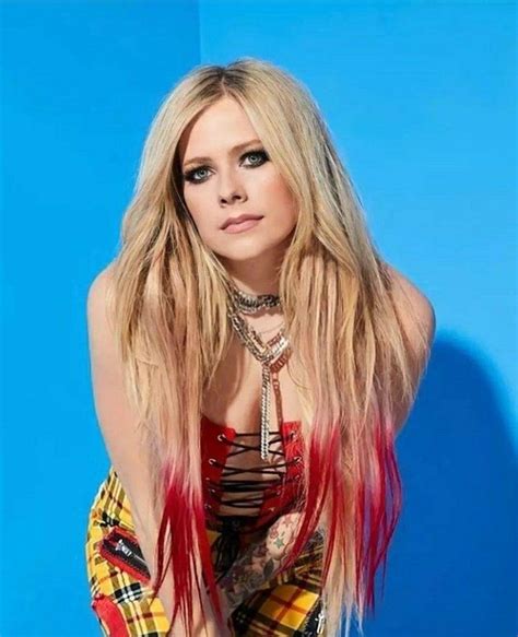𝙰𝚟𝚛𝚒𝚕 𝙻𝚊𝚟𝚒𝚐𝚗𝚎 𝙳𝚊𝚒𝚕𝚢 On Twitter Avril Lavigne Avril Lavigne Photos Avril Lavigne Style