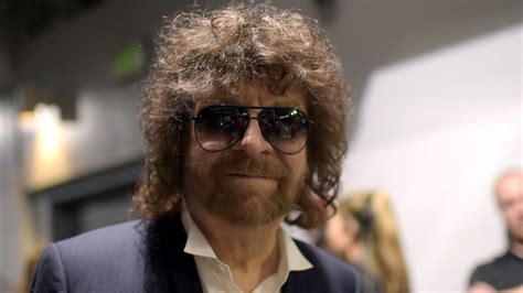 Jeff Lynnes Electric Light Orchestra Announce New Album Share Song