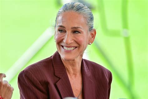 Sarah Jessica Parker Asks Fans To Stop Calling Her Gray Hair Brave