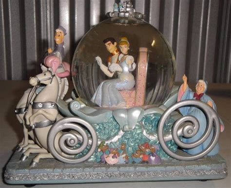 Disney Cinderella 50th Anniversary Wedding Carriage Snow Globe 50th