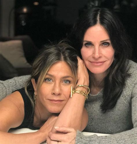 Sexy Hollywood Cougars Jennifer Aniston And Courteney Cox Together Celeblr
