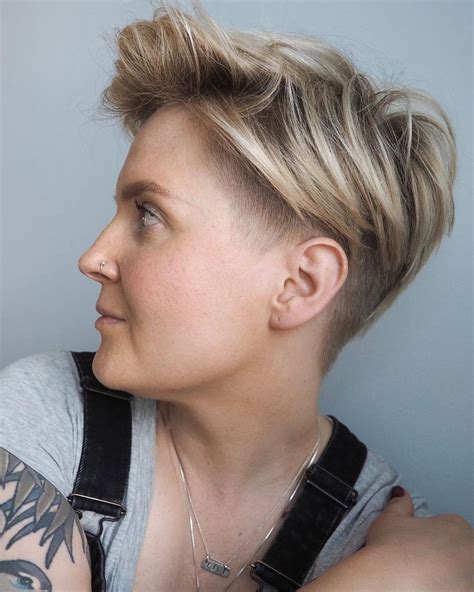 Undercut Hairstyles For Women Indicate Boldness So If You Re Down For That Trend A Textured