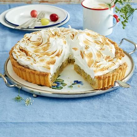 Tupfen auf den kuchen spritzen. Stachelbeer-Tarte mit Baiser Rezept | LECKER