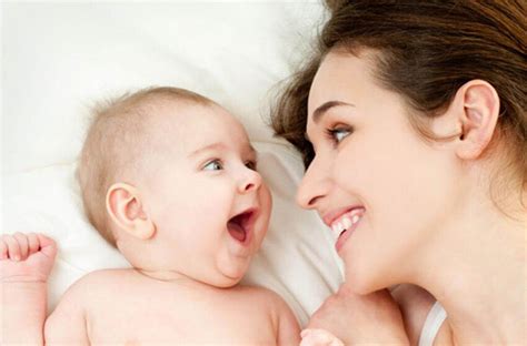 ¿qué Hace A Un Niño Feliz Mamá Y Bebé Born