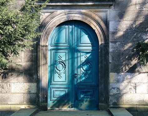 This very thick paint is easy to apply the same as traditional paint. How to Paint a Front Door without Removing It - DIY ...