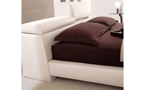 Avere un letto con la testata e molto comodo perche permette per esempio di. Letto matrimoniale con contenitore Vip