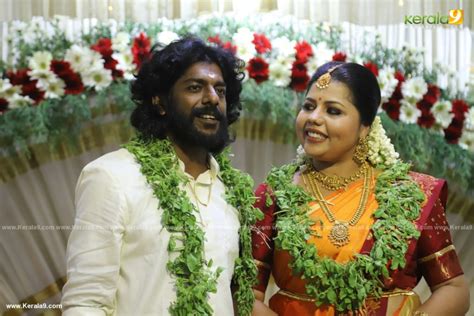 Anchor meera anil wedding photos | meera anil marriage with vishnu. Sneha Sreekumar Marriage Photos - Kerala9.com
