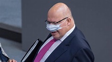 Spott für Altmaier: Minister trägt Maske falsch | Peter altmaier, Zdf ...