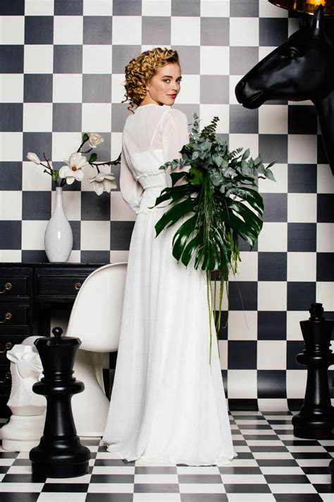 Maybe you would like to learn more about one of these? Brautkleid 80er Jahre Flair | Ausgefallenes küssdiebraut ...