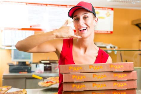 Tips For Tipping Your Pizza Delivery Guy Sustainable Man