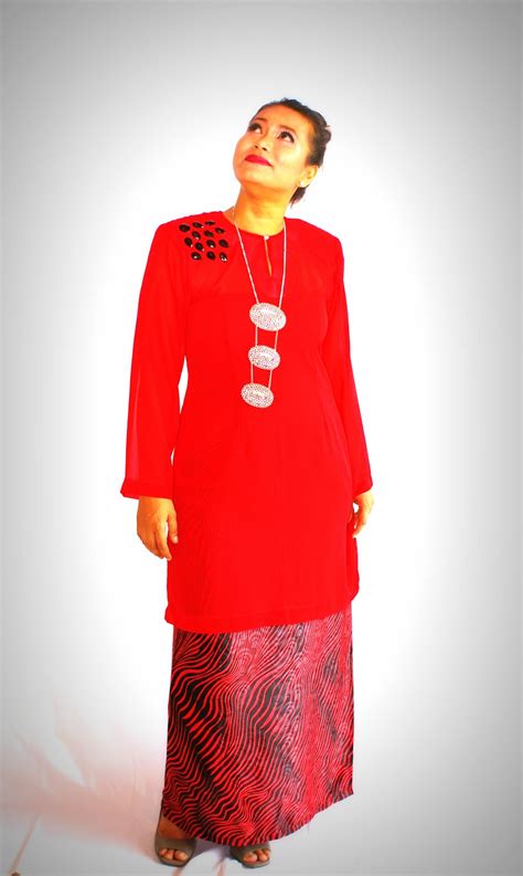 Model lurusnya mampu membuat tubuh tampak selain hijab motif, tampilan gamis dengan motif geometric tampaknya menjadi salah satu model baju gamis terbaru untuk lebaran yang wajib dikoleksi. effiesabrina collections -PETITE TO PLUS SIZE exclusive ...