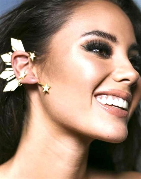 Before she charms the world in the 2018 miss universe beauty pageant, slated for december 17 in bangkok, thailand, catriona she completed her look with a gold ear cuff in the shape of the sun, designed by catriona herself with the help of her stylist. Catriona Gray #missuniverse 2018 love her earring! in 2020 | Earrings, Ear cuff, Ear