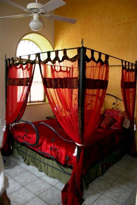 46 Captivating Gothic Canopy Bed Curtain Design Ideas With Victorian