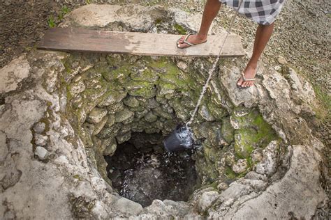 Atchin Vanuatu Malekula A Well The Only Source Of Water In The