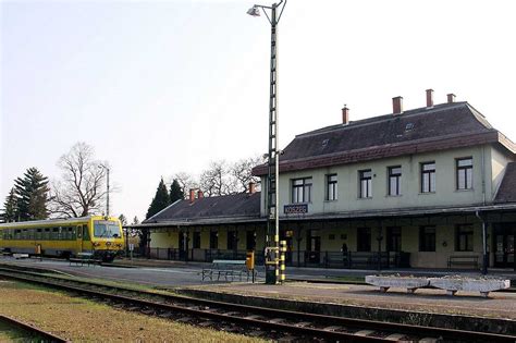 Kőszeg is located by the austrian border in county vas, 18 kilometres from szombathely.due to its location, the town had an important military role by protecting the country against recurring foreign. Mészáros Lőrinc vejének cége újítja fel a Szombathely ...