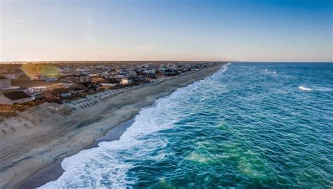 Джонас пейт, чери ноулан, валери уайсс. La serie más esperada de Netflix: Outer Banks - Revista ...