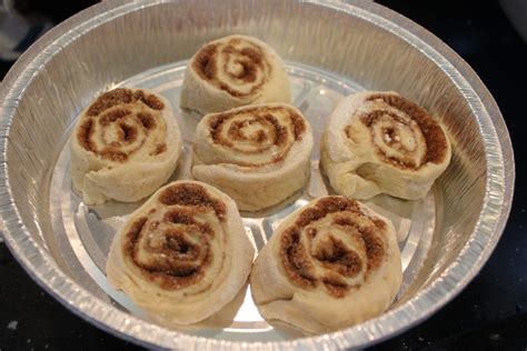 Parbaking is a cooking technique in which a bread or dough product is partially baked and then rapidly frozen for storage. How to Par-Bake Cinnamon Rolls | Recipe | Cinnamon rolls ...