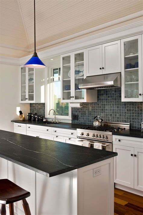 Dark Countertops In Small Kitchen Things In The Kitchen