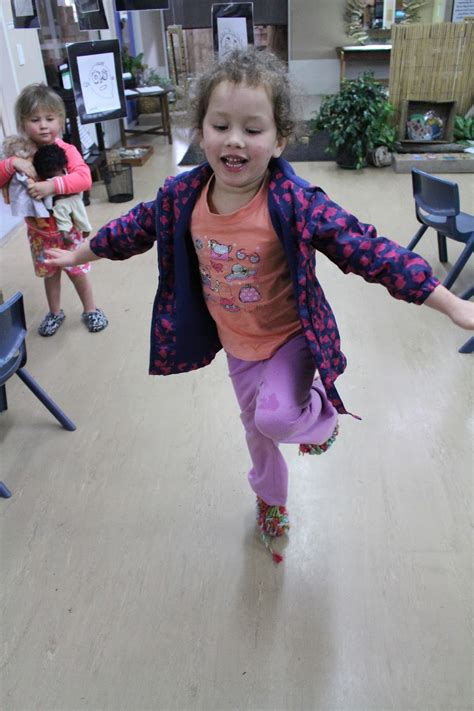 Bream Bay Kindergarten: What does hopping look like?