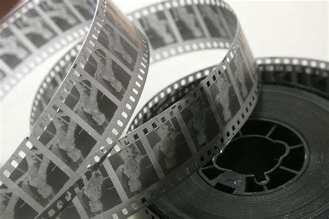File:35mm movie negative.jpg - Wikimedia Commons