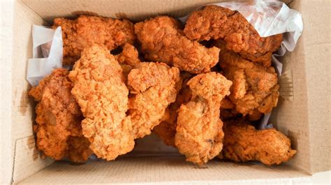 Heres The Secret That Makes Kfcs Fried Chicken So Crispy Crispy
