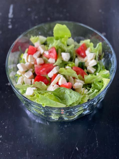 What kind of cheese does olive garden use on salad. Local Produce Salad with Cheese Curds - Conebella Farm