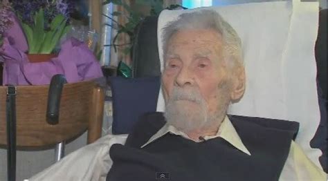 world s oldest man dies in nyc at age 111
