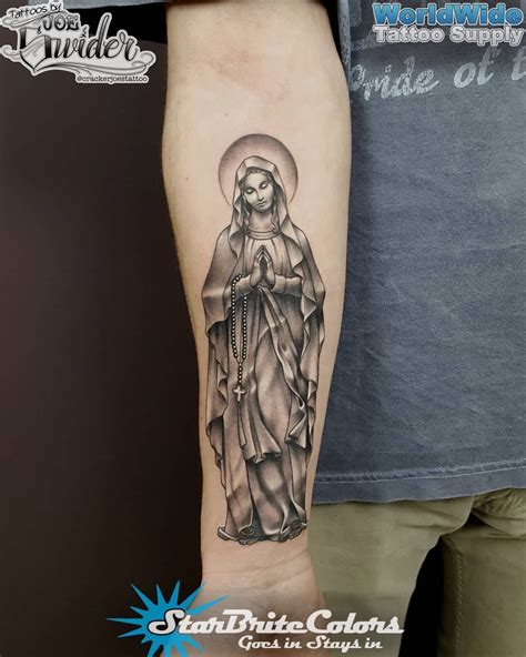 black and grey virgin mary tattoo by ct tattoo artist cracker joe swider mary tattoo virgin