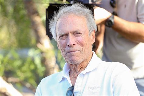 145,764 views, added to favorites 3,023 times. Clint Eastwood: 'De outsider. Ja, dat ben ik wel ...