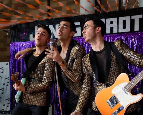Jonas Brothers Instagram Live Stream 16 January 2020 Ig Lives Tv