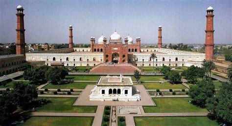 Top 10 Beautiful Places To Visit In Pakistan 1 Pakistanipk