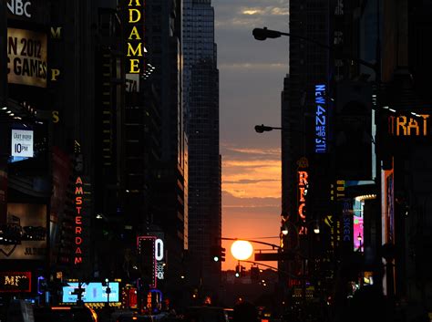 Sunset Strip Manhattanhenge Gets Its Own Map To Help You Schedule Your
