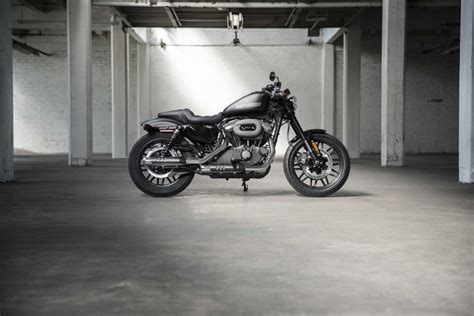 Harley Davidson Roadster Retour à Lessentiel