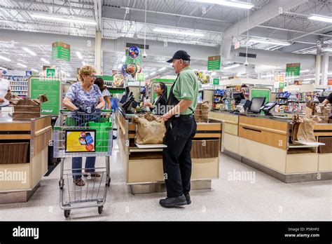 Florida Stuart Publix Grocery Store Supermarket Food Interior Checkout Checkout Line Queue