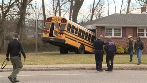 Police Drunk School Bus Driver Crashes Into House