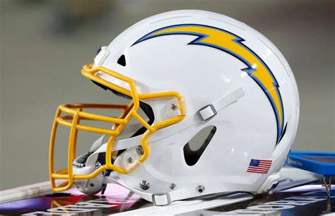 Breaking Los Angeles Chargers Unveil New Logo Video Pic Total