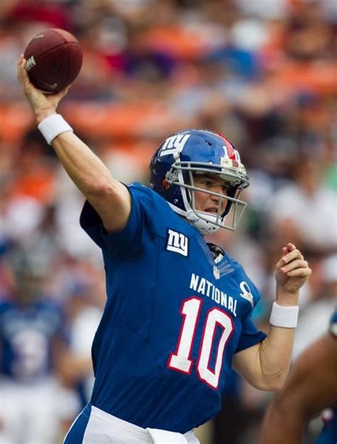 Eli Manning Dazzles At The Pro Bowl Ny Giants Football New York