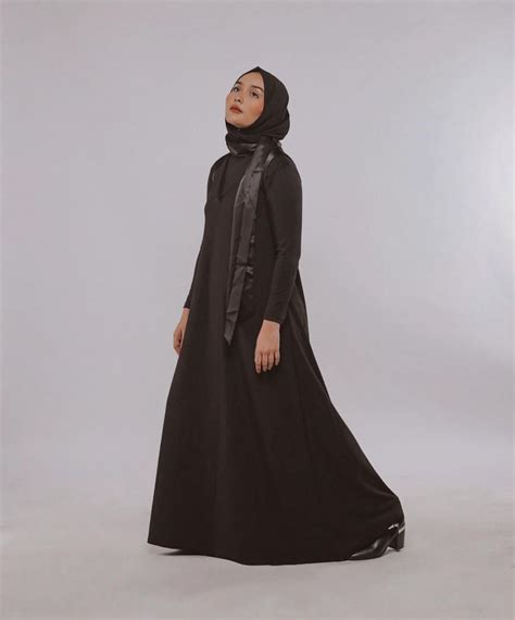 10 Outfit Dress Ala Selebgram Isnaini Fauziah