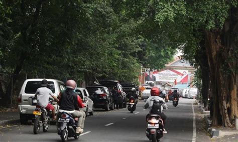 Cuaca Besok Di Jakarta Hujan Atau Panas Waspada Peringatan Dini Bmkg