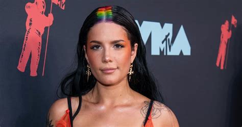 Bisexual Energy Alert Halsey Doesnt Know Who She Likes More On The